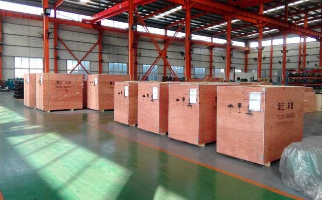 豐源機械三葉羅茨風機裝箱完畢,等待裝車發貨 豐源機械三葉羅茨風機裝箱完畢,等待裝車發貨