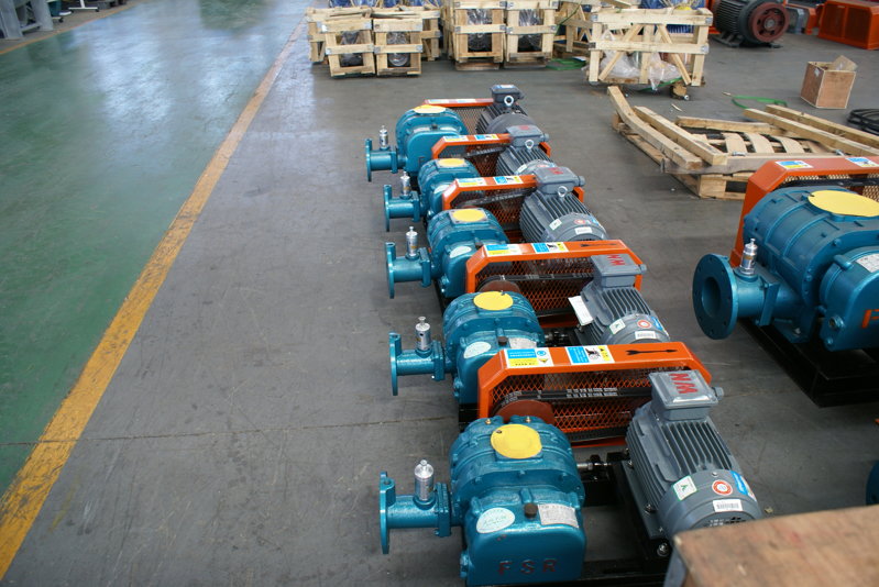 豐源機械三葉羅茨風機準備裝箱發貨 豐源機械三葉羅茨風機準備裝箱發貨