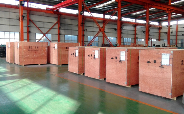 裝箱完畢準備裝車中 裝箱完畢準備裝車中